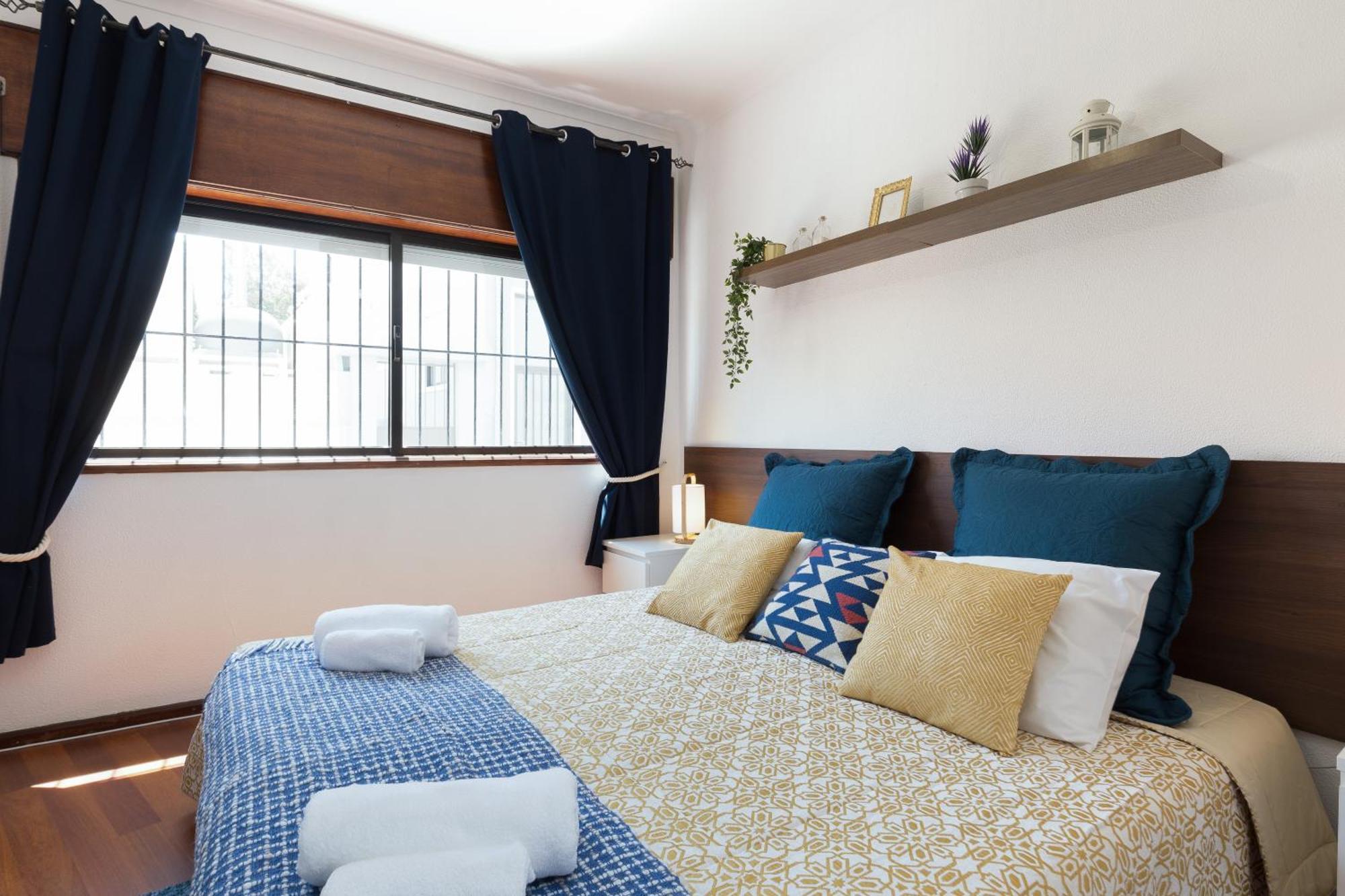 Host Wise - Comfy Bright Flats With Netflix Daire Porto Oda fotoğraf