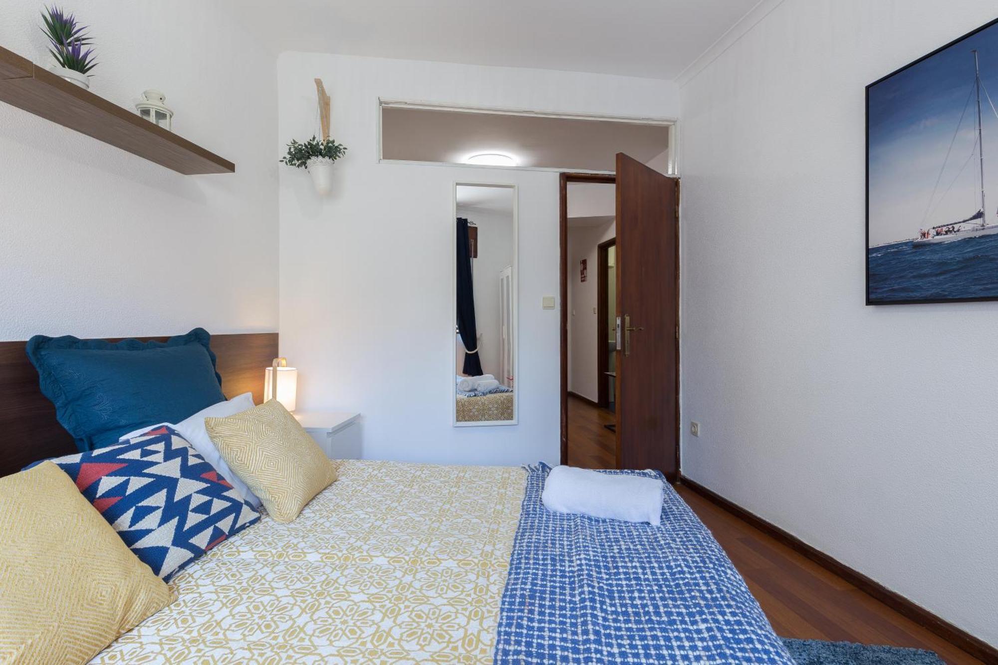 Host Wise - Comfy Bright Flats With Netflix Daire Porto Oda fotoğraf